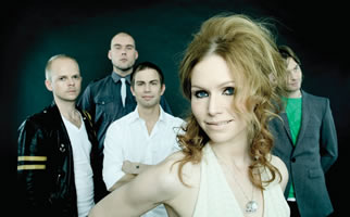20070219192824-cardigans-pressphoto-universal-superextragravity-05.jpg